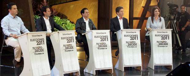 Miradas parecidas para Medellín | Manuel Saldarriaga | En el foro participaron, de izquierda a derecha, los candidatos Aníbal Gaviria Correa, Federico Gutiérrez, Luis Fernando Muñoz, Luis Pérez Gutiérrez y Jacqueline Toloza