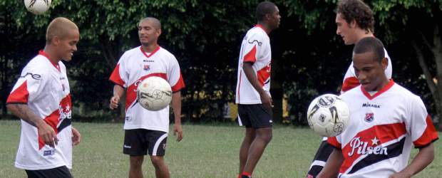 Los paisas prueban con los del ascenso | Archivo | Independiente Medellín está en la recta final de su pretemporada en el Valle del Cauca, a donde viajó Cristian Tabares en remplazo de William Arboleda, a quien ya le hicieron la resonancia que mañana determinará su incapacidad.