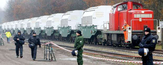 Alemania defendió la necesidad de trasladar y almacenar basura radiactiva | AP | se preven nuevos choques durante el último tramo del traslado.