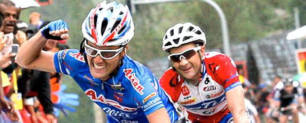 El Niño colombiano, buen explorador en Malasia | Cortesía Tour De Langkawi-Cameron High Lands, Malasia | El japonés Ayabe Takeaki derrota en la llegada al colombiano Libardo Niño, quien fue segundo en la cuarta etapa, y es segundo en la general de Langkawi.