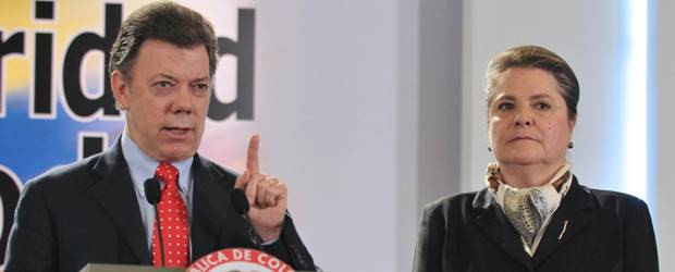 Gobierno reitera aval para construcción de un metro en Bogotá | Cortesía Presidencia | El presidente Juan Manuel Santos y Clara López, alcaldesa encargada, enseñarán el proyecto al nuevo alcalde de la ciudad, que resulte elegido tras la jornada del 30 de octubre.