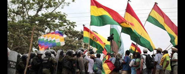 Indígenas bolivianos mantienen jornada de marchas | Reuters | El fin de semana se registraron fuertes enfrentamientos entre los indígenas y las autoridades.