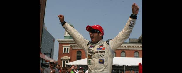 Baltimore vio rugir al Tigrillo | Cortesía | El piloto colombiano Gustavo Tigrillo Yacamán, del Team Moore Racing, se quedó con la victoria de la duodécima prueba de la Indy Lights Series en las calles de Baltimore. Es su primer triunfo en este circuito de competencias.
