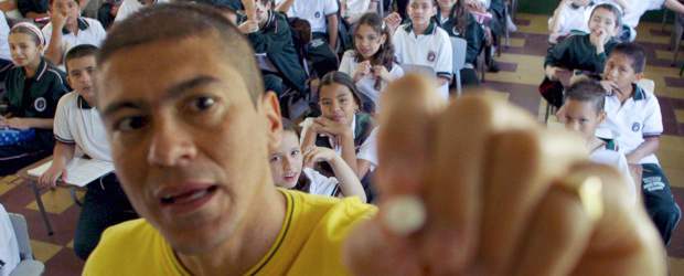 Archivo | Según la Asociación de Institutores de Antioquia (Adida), ningún maestro oficial tiene salario profesional. Un licenciado bajo decreto 2277 de 1979, grado séptimo, devenga 1.030.490 pesos y el salario de un licenciado bajo el 1278 ubicado en la 2A es de 1.194.726 pesos (sin incluir el 2.5 de incremento). En ambos estatutos docentes, dicen, se ingresa lejos de la tabla oficial de salarios profesionales.