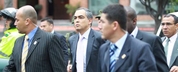 Ministro de Defensa, Rodrigo Rivera, deploró atentado terrorista en Bogotá | Raúl Palacios, Colprensa | El ministro de Defensa, Rodrigo Rivera, dijo, luego de recorrer la zona del atentado, que las autoridades mantendrán sus planes contra los grupos armados ilegales.