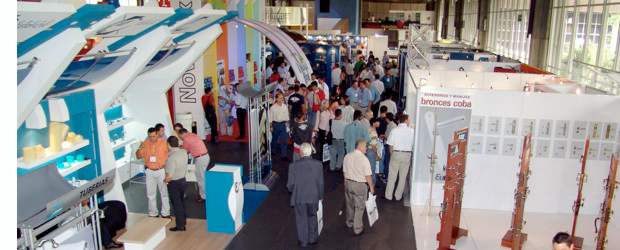 Expocamacol: más apoyo a la vivienda | Archivo | Durante la versión de la feria Expocamacol en 2008 -como muestra la foto- se registraron negocios por 102 millones de dólares, que es la meta que el gremio de la construcción espera superar este año, en Plaza Mayor.