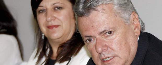 Cajas, en riesgo por nuevas obligaciones | Jaime Pérez | Un balance muy positivo del ejercicio de 2010 presentará hoy Comfenalco en la asamblea anual de empleadores. En la foto, el director, Rodrigo Fernández Correa, con la presidenta del Consejo Directivo, Gloria Cecilia Calle Uribe.