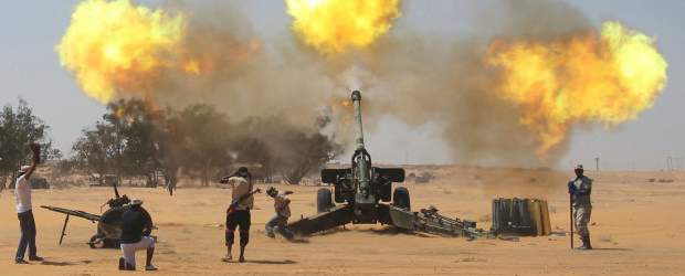 Los rebeldes libios intensifican los combates en Sirte, ciudad natal de Gadafi | Reuters
