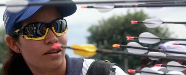 Ni la bulla de su mamá frenó la flecha de Sigrid | Juan Pablo Tobón | Sigrid y su mamá, Patricia, se encontraron luego de que la primera lograra el oro para Colombia.