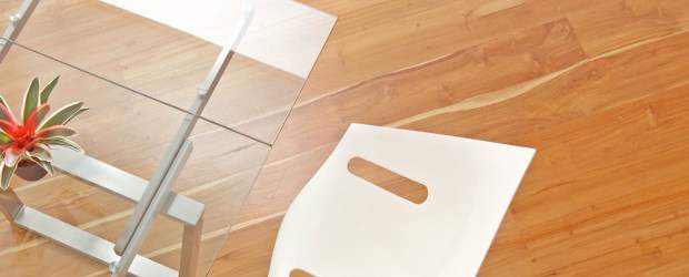 Vinilos, pisos por descubrir | Los pisos tipo vinilo con apariencia de madera imitan a la perfección este material. Los hay en tonos claros, oscuros, grises, incluso algunos tienen texturas. Entre sus propiedades se cuentan el que son cómodos e insonoros al caminar.