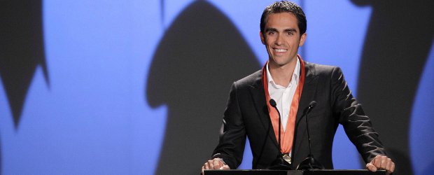Contador sonríe en pleno huracán | Reuters | Contador aseguró en su intervención tras recibir el Premio Cristóbal Gabarrón de los Deportes que espera que su presunto dopaje por clembuterol durante el pasado Tour de Francia, que terminó ganando, se zanje de forma científicamente justa.