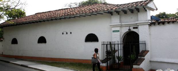 Casa de Débora no es un patrimonio público | Juan Antonio Sánchez | "Ya se dio el primer paso -dice William Vélez, autor del acto legislativo-. Esta Ley asegura que esa casa no puede destruirse; que en su lugar no puede haber nunca nada diferente a lo que es hoy".