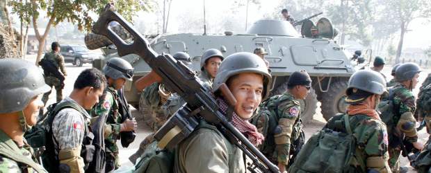 Camboya cree que vive una "auténtica guerra" con Tailandia | Reuters | Soldados de Camboya