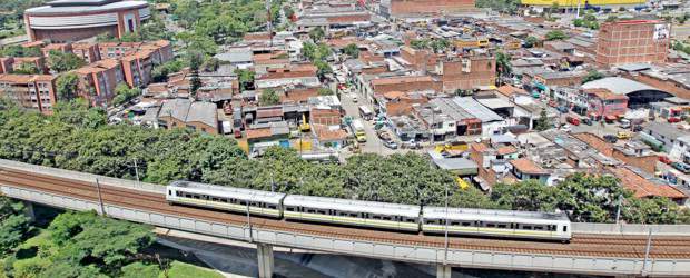 Aterriza el precio de Naranjal | Juan Fernando Cano | Dirigentes comunales dicen que falta información sobre la transformación de Naranja y Arrabal. La Empresa de Desarrollo Urbano (EDU) muestra actas de 31 reuniones, con 227 asistentes.