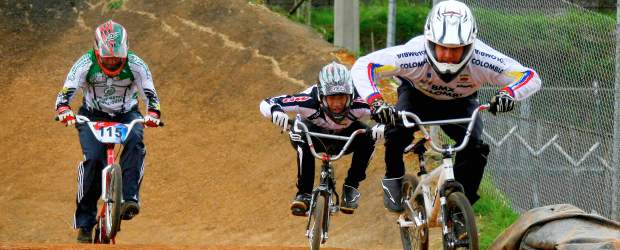 El bicicrós le clama a San Pedro por el Panamericano | Juan Antonio Sánchez, Bello | En la pista de 400 metros de la unidad deportiva Tulio Ospina, de Bello, se disputa, desde las primeras horas de la mañana, el Panamericano de bicicrós, que dará puntos de la élite para los Juegos Olímpicos de Londres-2012.