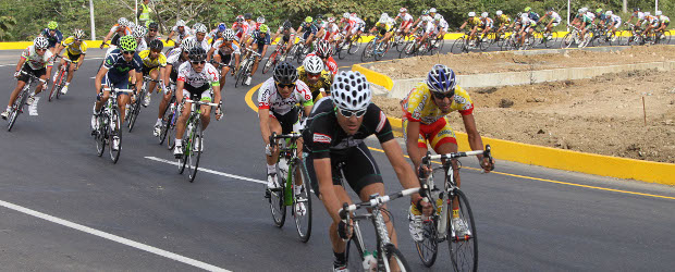 Primerazo de Wilches en la Vuelta a Colombia | Róbinson Sáenz | La Vuelta a Colombia llegó este viernes a Bogotá.