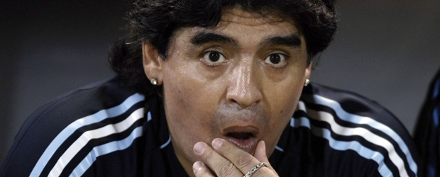 Maradona fue mordido en la cara por uno de sus perros | Reuters | El técnico de Argentina, Diego Armado Maradona se recupera de las heridas.