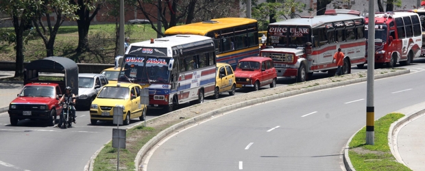 Rutas de buses en Medellín irán las 24 horas | Róbinson Sáenz | En un principio serán 64 rutas de buses y microbuses que tendrán un servicio especial, de diez de la noche a cuatro de la mañana.