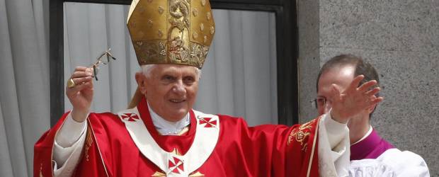 El Papa finalizó su visita a Portugal | Reuters | El Papa Benedicto celebró este viernes, antes de su partida, una misa en la Plaza Avenida dos Aliados, en Oporto, norte del país.