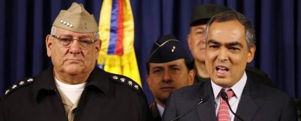 "Alfonso Cano" estuvo a punto de caer un mes antes que el "Mono Jojoy": Mindefensa | AP | En la mañana del pasado jueves, el ministro de Defensa, Rodrigo Rivera, junto a los comandantes de todas las Fuerzas Armadas y de la Policía, confirmó que alias "Mono Jojoy" fue abatido en el desarrollo de la operación Sodoma.