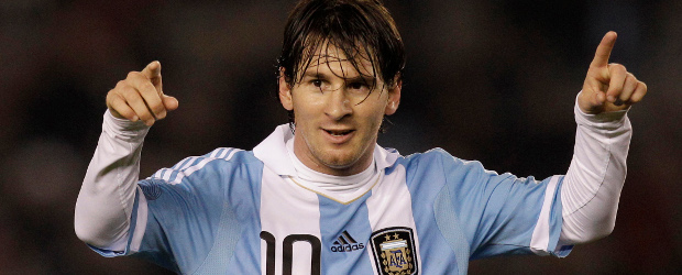 Tévez viajó a Argentina para pagar su sanción y Messi para unirse a la Albiceleste | AP | Messi llegó a Argentina para unirse a los trabajos de la Albiceleste.