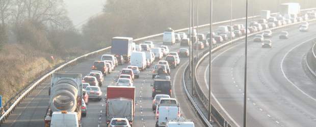 Carreteras más inteligentes | | Colombia cuenta con un retraso tanto en la construcción de nuevas vías como en la implementación de nuevos sistemas de movilidad para las ya existentes. Ambas opciones tienen que garantizar la seguridad en el tránsito.