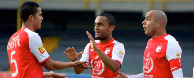 Omar Pérez en duda para choque ante Vélez tras muerte de su abuelo | Archivo | Omar Pérez, derecha, podría estar ausente en el juego de este jueves.