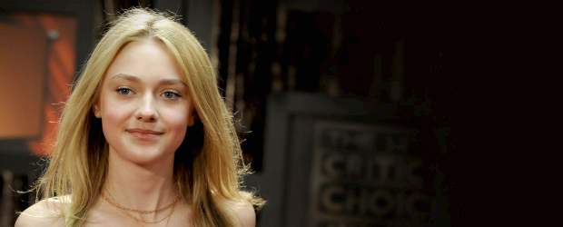 ¿Recuerdas sus nombres? | Efe | Los padres de Hollywood cada vez ponen nombres menos convencionales a sus hijos. Dakota Fanning, en la foto principal, y arriba, la cantante country Taylor Swift y la actriz irlandesa Saoirse Ronan.