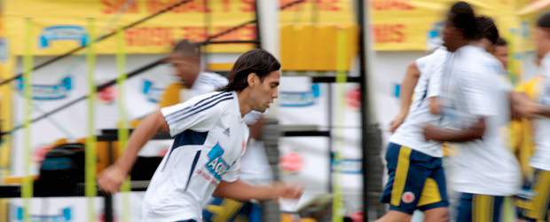 Falcao fue aclamado y Yepes sigue en deuda | Reuters | Falcao estuvo presente este martes en la mañana en la primera sesión de trabajos del día del elenco tricolor.