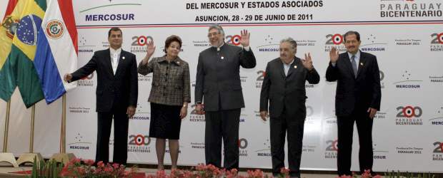 Colombia pidió revisar el acuerdo comercial con el Mercosur | Reuters | Angelino Garzón representó a Colombia en la cumbre de Mercosur.