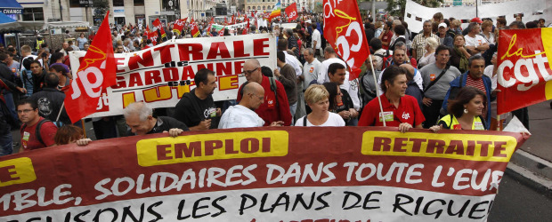 Francia protestó contra la reforma de pensiones | Reuters | Trabajadores del sector público y privado protestan por las reformas de las pensiones en la ciudad de Marsella. Las huelgas coinciden con la presentación este martes del proyecto de ley de reforma pensional.