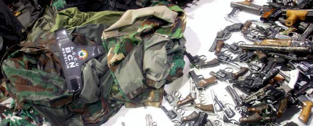 Hasta vendedores ambulantes se desmovilizaron como 'paras' | Archivo | Datos del Gobierno Nacional indican que de 868 desmovilizados del Bloque Cacique Nutibara, 412 están activos; 92 figuran como "presuntamente fallecidos", 67 están privados de la libertad; 32 han fallecido; 2 se retiraron voluntariamente del programa; 44 perdieron los beneficios y 219 están inactivos.