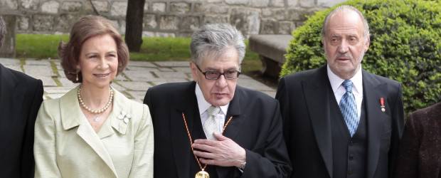 José Emilio Pacheco recibió el premio Cervantes | AP | El rey de España, Juan Carlos de Borbón, fue quien entregó el premio al escrito mexicano José Emilio Pacheco.