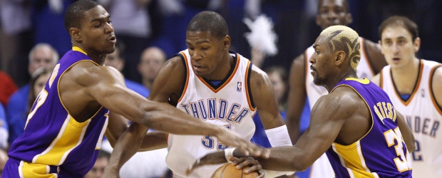 Thunder y Bulls mandaron un aviso a Lakers y Cavaliers | Reuters | Cuando quedaban 13,5 segundos para concluir el partido, los Lakers, que tienen la mejor marca del Oeste, se pusieron en el marcador a 98-96, pero los Thunder controlaron desde la línea de personal.