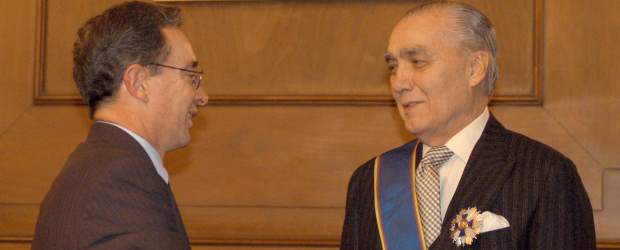 El Julio Mario Santo Domingo que yo conocí | Archivo - Presidencia | El empresario Julio Mario Santo Domingo recibió el 17 de junio de 2004 la Orden de Boyacá, otorgada por el presidente Álvaro Uribe Vélez.