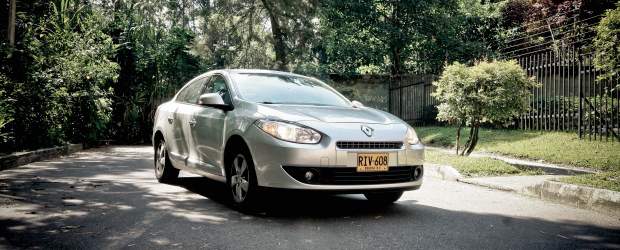 Renault Fluence, todo un caballero de la vía | Con una línea diferente a lo que estábamos acostumbrados a ver en los últimos años en la marca del rombo, el Fluence apuesta por un espacio en el segmento C del mercado.