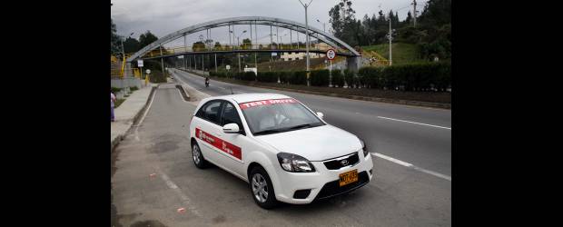 Kia Rio Xcite dinamismo en 4 ruedas | | Con caja mecánica o automática este vehículo ofrece un desempeño suave en sus marchas ayudado también por una buena suspensión. El interior ofrece comodidad y unos buenos acabados.
