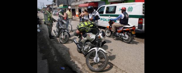 En Caucasia empezará el plan del Gobierno contra las bandas | Archivo | La Policía Nacional tiene una gran presencia en el Bajo Cauca, la región del departamento más afectada por el accionar de bandas criminales.
