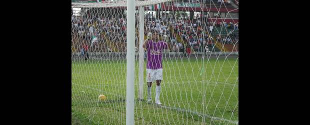 El descenso atrae al Envigado | Luis Fernando Castro | Andrés Saldarriaga, acostumbrado a ganar y con la experiencia de campeón en Colombia, no entiende en Tuluá por qué Envigado es el único equipo que después de siete fechas no suma puntos en la Liga Postobón-II.