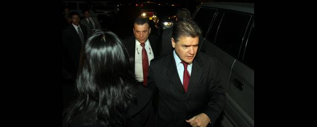 Ex presidente pisó duro en su regresó político | Colprensa, Bogotá | Juan Carlos Vélez y Roy Barreras asistieron a la reunión entre el ex presidente Uribe y la bancada de la U. Es la segunda con el ex presidente.