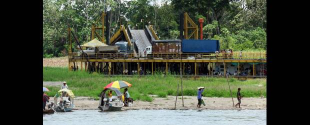 El Amazonas tiene 200 metros de playa | Nelson Ríos, Colprensa, Leticia | Además de la consecuencia ambiental, la baja del río representa a largo plazo una pérdida de terreno frente a Perú debido a que la frontera es la mitad del río.