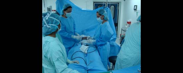Catalina vibra con su profesión | Cortesía | Catalina trabaja en la Clínica Reina Sofía de Bogotá, desde que está allí ha realizado alrededor de 15 intervenciones intrauterinas y cuenta que este tipo de problemas son poco frecuentes, pero que es importante que la gente sepa que hay opciones para tratarlos.
