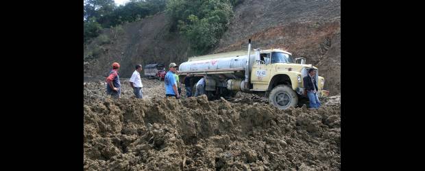Para colmo, derrumbe a Ituango | Archivo | Hasta el jueves, estiman las autoridades, permanecerá cerrada la vía.
