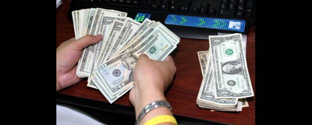 La crisis en Egipto sí afectó al dólar | Archivo | Es claro que el dólar se seguirá moviendo según los hechos mundiales.