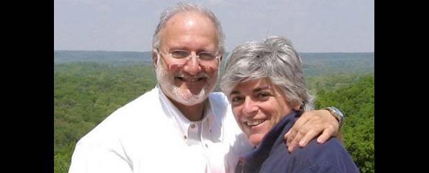 Disputa por caso Gross entre E.U. y Cuba | Ap - Estados Unidos | La Casa Blanca condenó el fallo de Cuba contra el estadounidense Alan Gross, quien aparece en la foto junto a su esposa durante unas vacaciones.