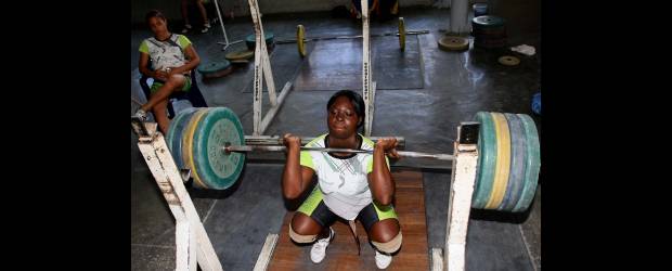 Antioquia dominaba las pesas | Jaime Pérez | Sandra Perea, al igual que Francisco Mosquera, consiguió los tres oros de su categoría, 75 kilos, al ser la mejor en envión, arranque y total.