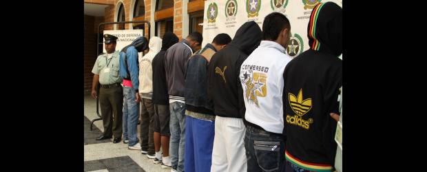 Golpe de gracia al combo de 'La Quiebra' | Cortesía Policía | Según la Policía, los 11 integrantes del combo de "La Quiebra" capturados deben responder por los delitos de homicidio agravado, extorsión, tráfico de estupefacientes y concierto para delinquir con fines de desplazamiento forzado.