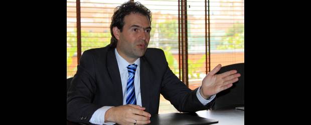 "Mi maquinaria es la gente": Gutiérrez | Henry Agudelo | Gutiérrez fue concejal de Medellín durante dos periodos consecutivos, en las segundas elecciones obtuvo la votación más alta en la historia del Concejo.