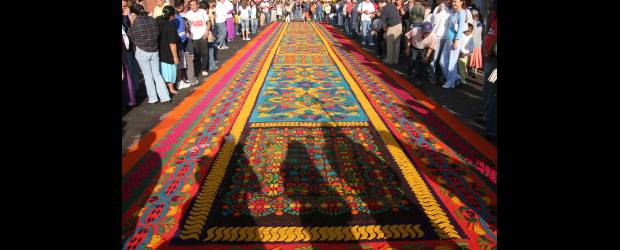 Guatemala también está en la Feria | Cortesía | Una alfombra parecida a esta es la que se exhibirá mañana en el Palacio de Exposiciones. Esta se mostró en Guatemala.