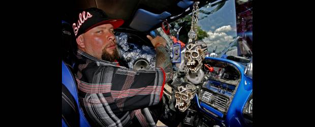 Llegaron los duros del tuning | Esteban Vanegas | Los seguidores del tuning dicen que la temática es muy importante a la hora de personalizar un automóvil y por ello desarrollan una completa propuesta iconográfica que casi siempre coincide con la personalidad de estos gomosos.